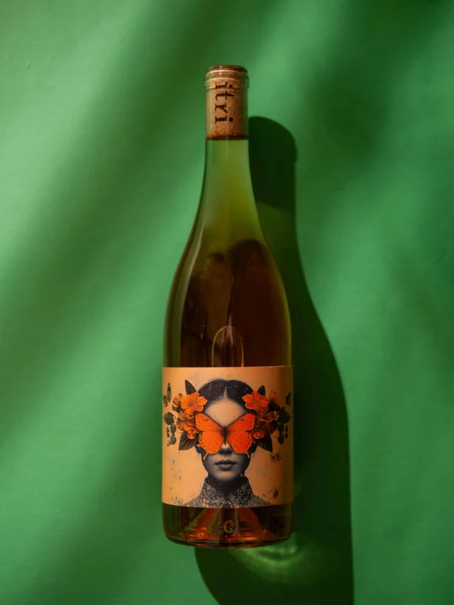 🍅Friday Feature🍅

We’re officially at that point in the summer where the tomatoes have taken over the kitchen.

Tomato pie. Tomato sandwiches. BLTs. Caprese. If it involves tomatoes, we’re making it.

This week’s pick is the @itri_cellars Chapter Four Skin Contact White, a co-ferment of Riesling and Gewürztraminer that spends 14 days on the skins, creating an intensely aromatic wine with notes of orange blossom, chamomile, apricot, nectarine, and bergamot. It’s energetic, textured, and just adventurous enough to make every bite of peak-season tomatoes even better. 

If you’ve been looking for an excuse to open an orange wine, consider this your sign.

#winelovescompany #alwaysingoodco 📸: @amber.breitenberg